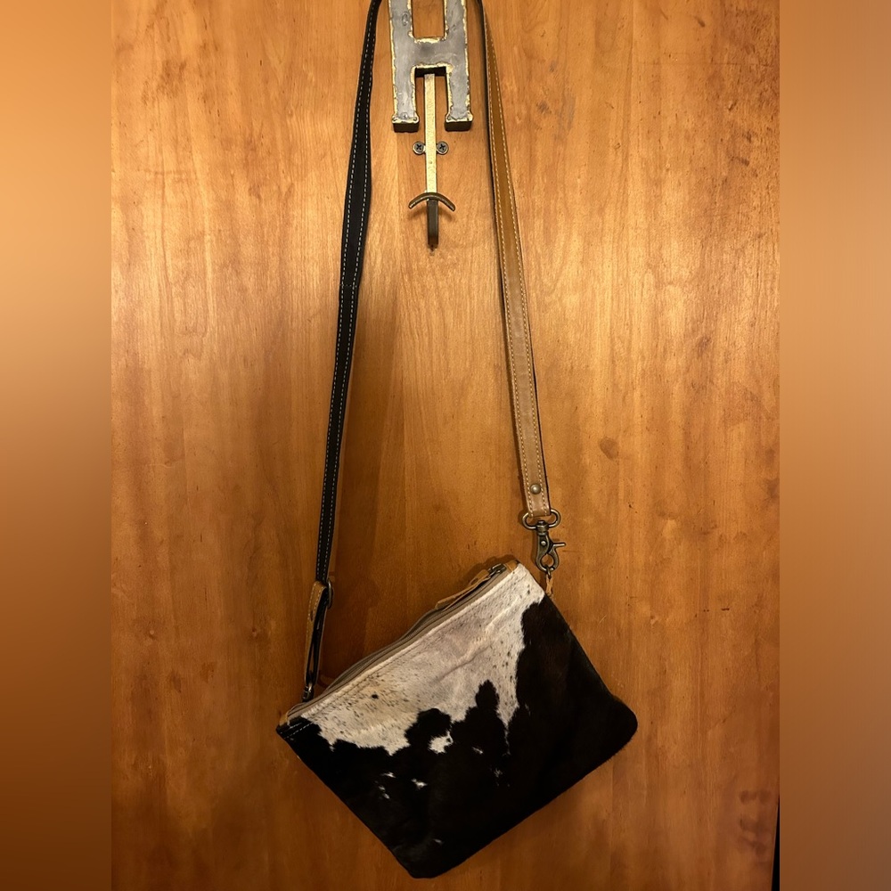 Bhrayna Crossbody Bag, Gently used